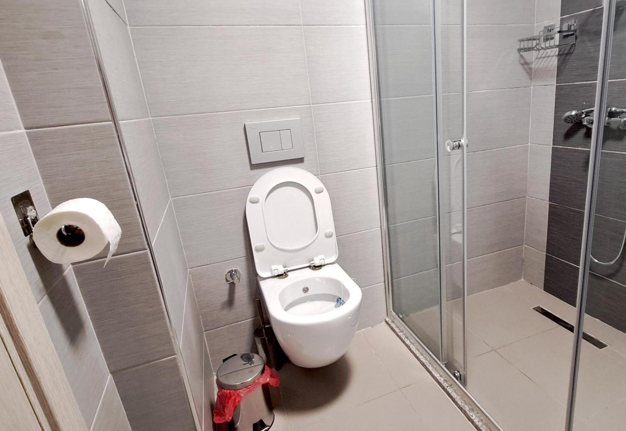 Luxury Condos On 18Th, 3Rd, 5Th Floor With Pool, Fitness, Parking Included 斯科普里 外观 照片