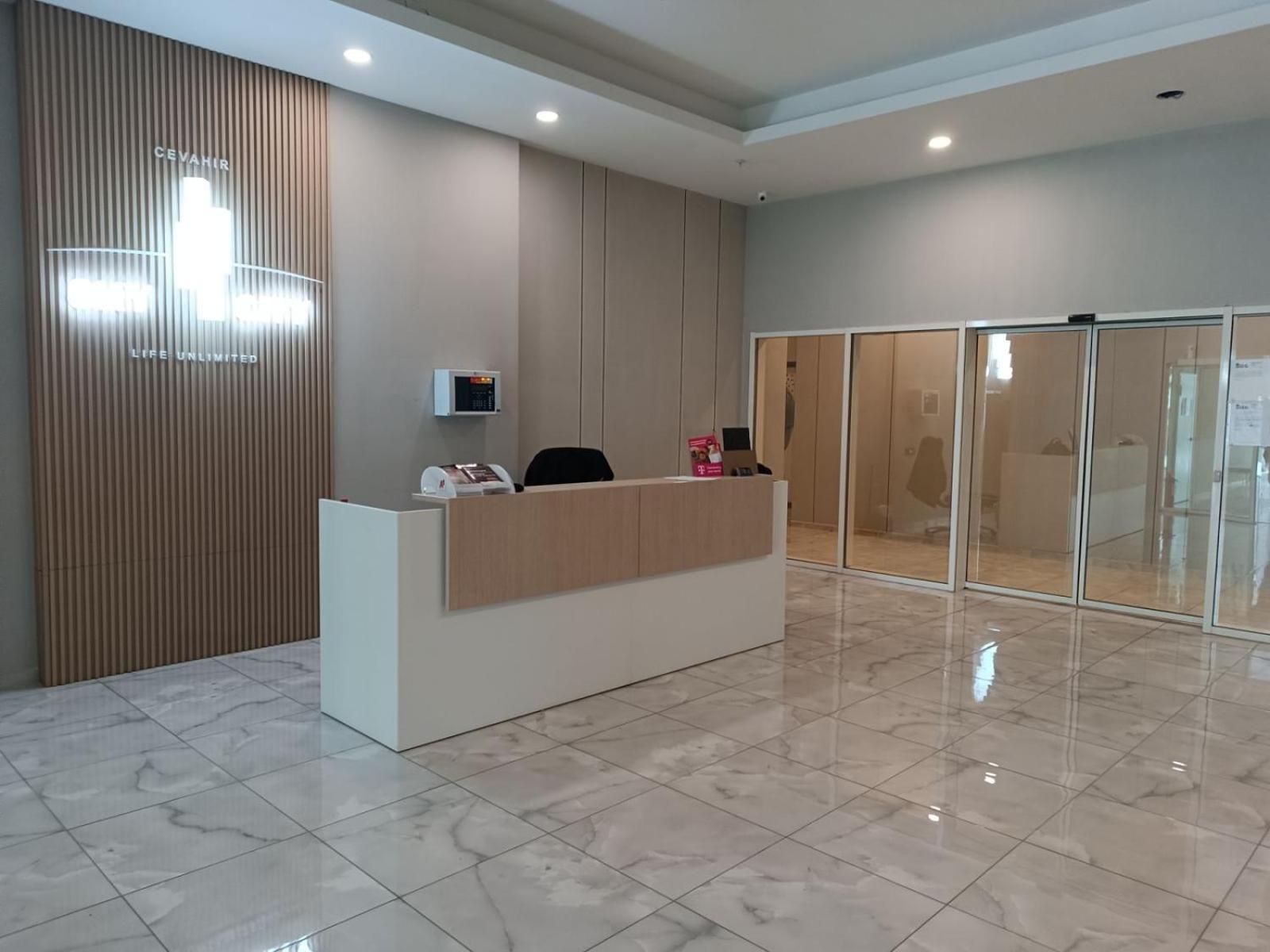 Luxury Condos On 18Th, 3Rd, 5Th Floor With Pool, Fitness, Parking Included 斯科普里 外观 照片