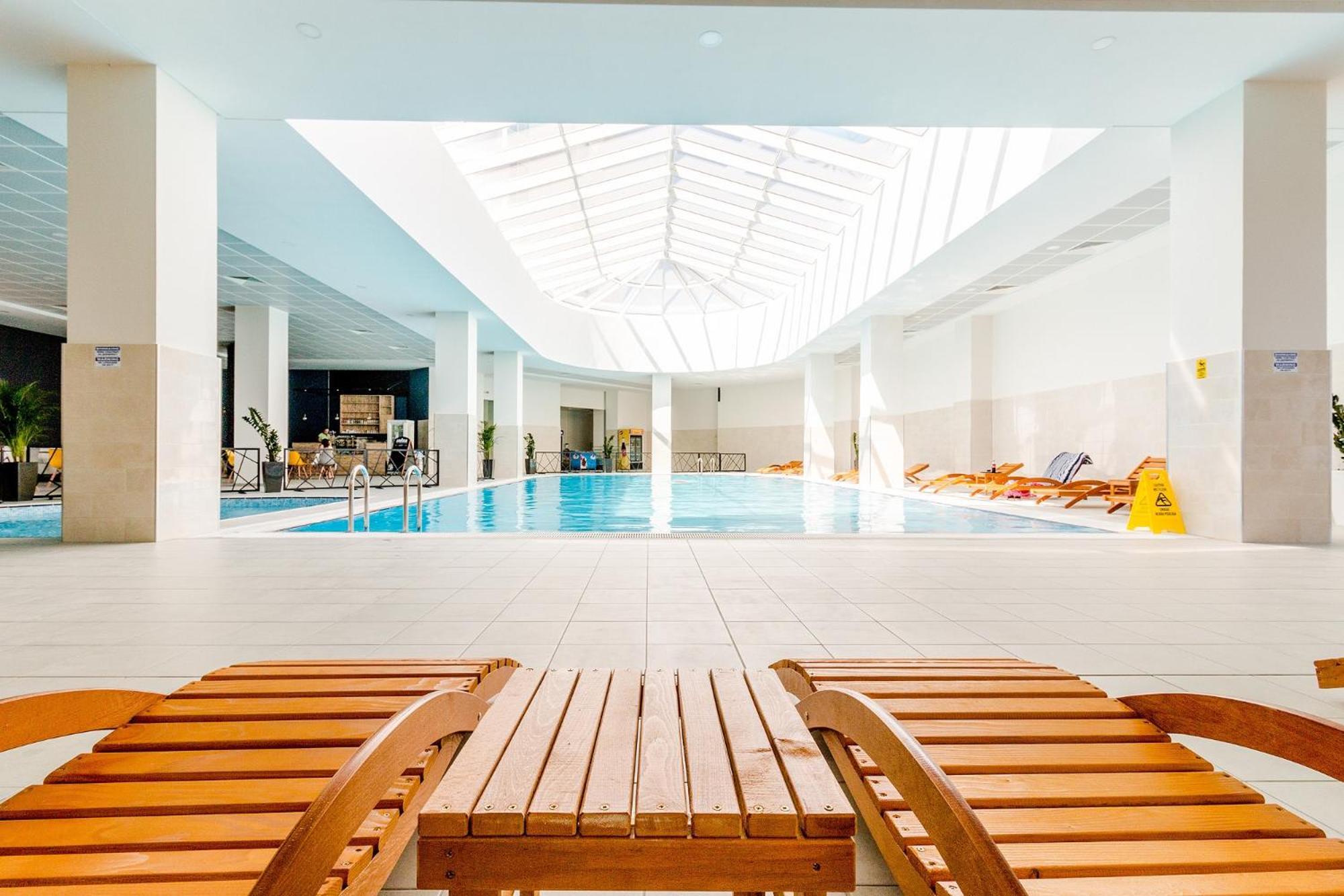 Luxury Condos On 18Th, 3Rd, 5Th Floor With Pool, Fitness, Parking Included 斯科普里 外观 照片